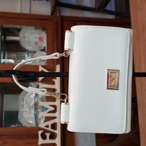 Lori Greiner Fashion Chain Crossbody Satchel Clutch. 5"x7" Winter White